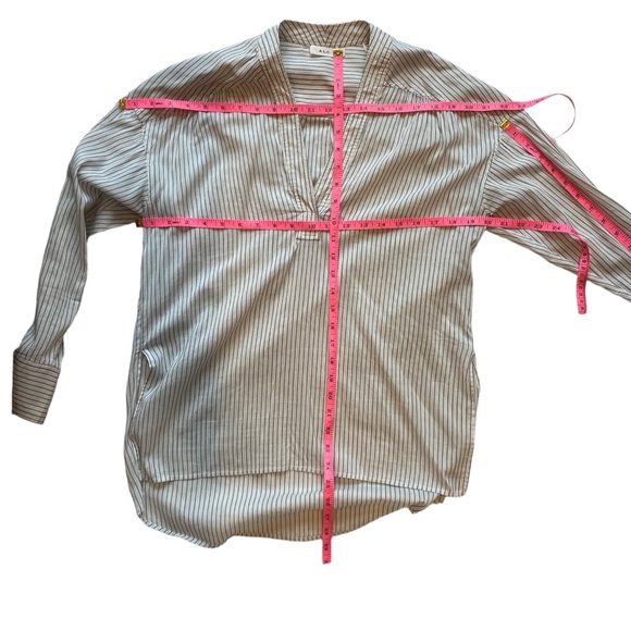 ALC Striped Lightweight Relaxed Fit Tunic Split Hem - Picture 8 of 9